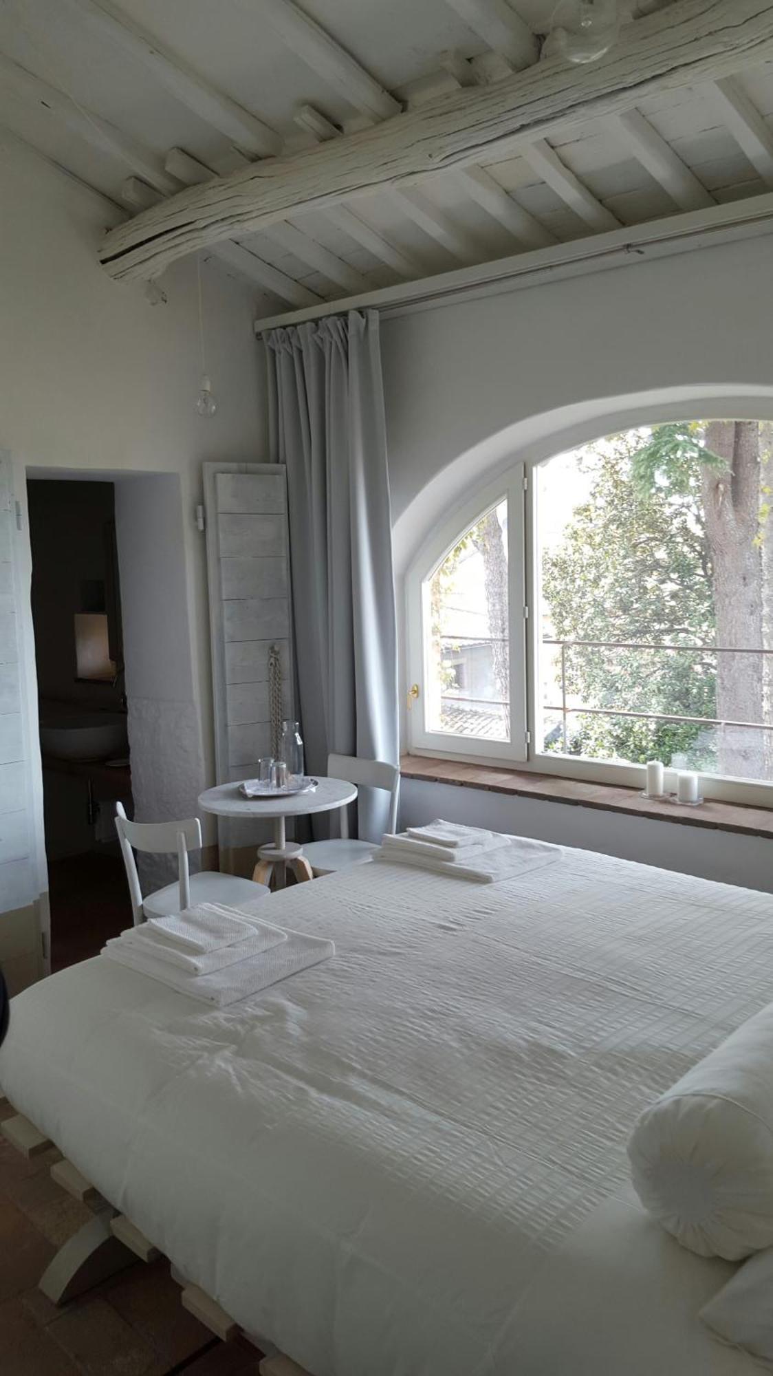 B&B A Piazza Del Gesu Viterbo Luaran gambar