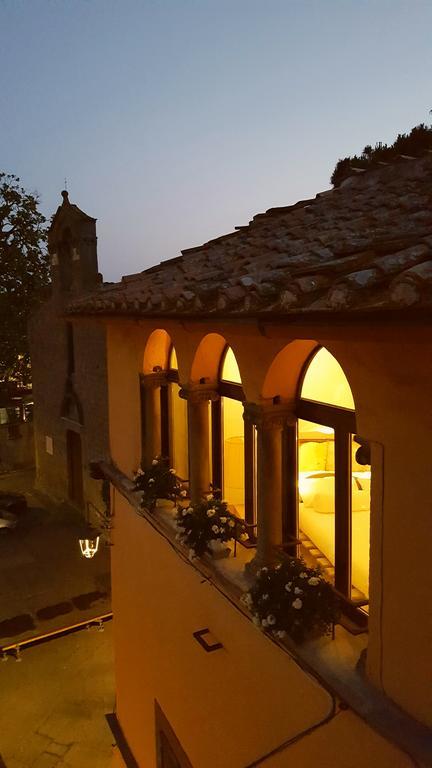 B&B A Piazza Del Gesu Viterbo Luaran gambar